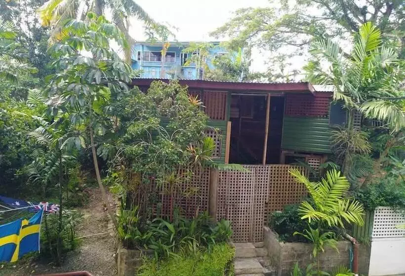 Colonial Lodge Hostel