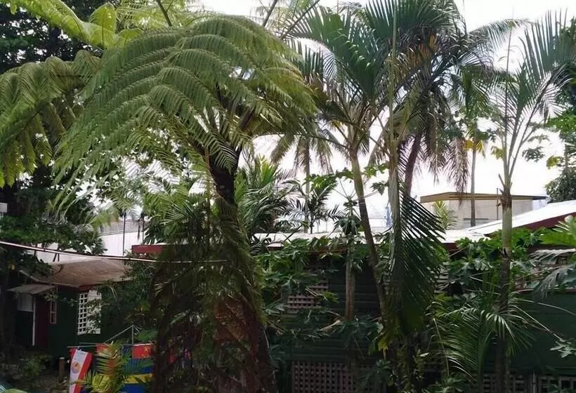 Colonial Lodge Hostel