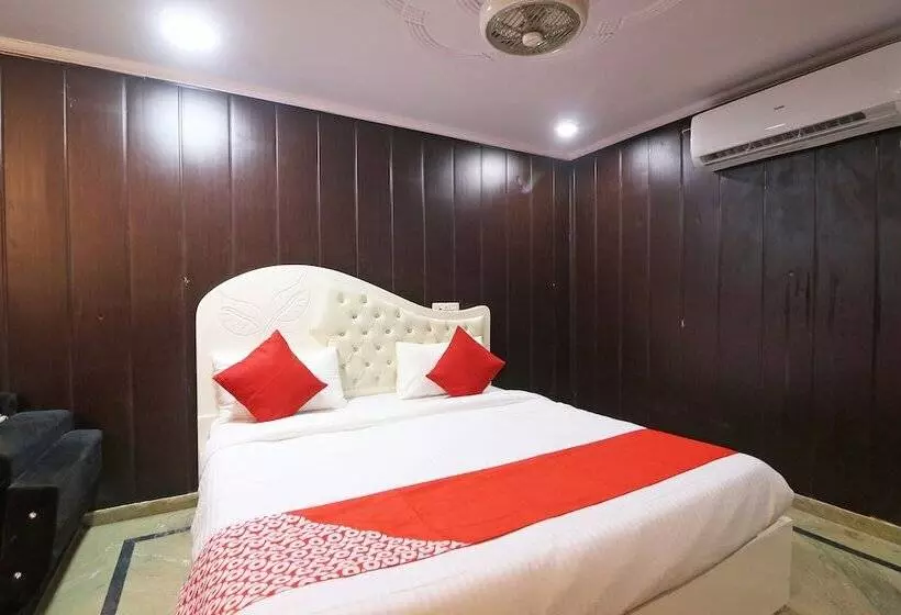 ホテル Grand Inn By Oyo Rooms