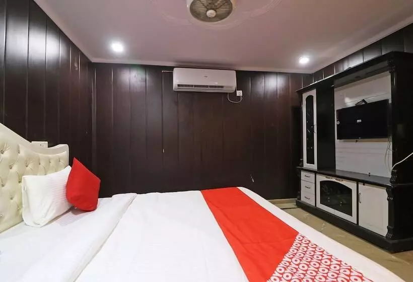 ホテル Grand Inn By Oyo Rooms