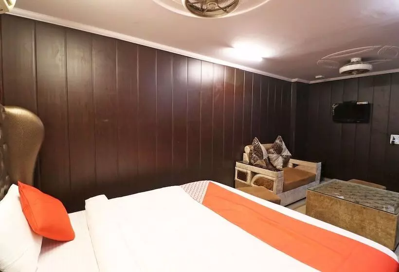 ホテル Grand Inn By Oyo Rooms