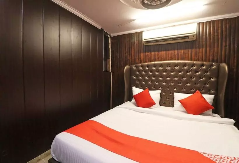 ホテル Grand Inn By Oyo Rooms