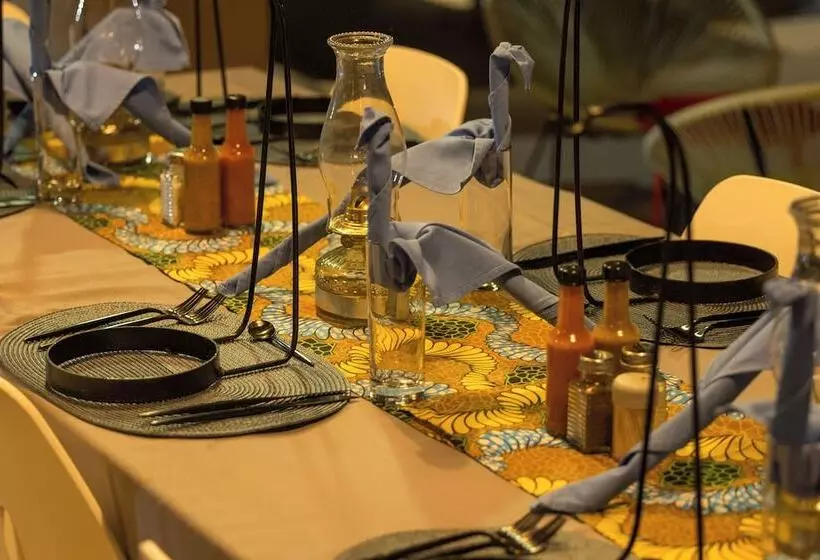 Hotelli Lindiwe Safari Lodge