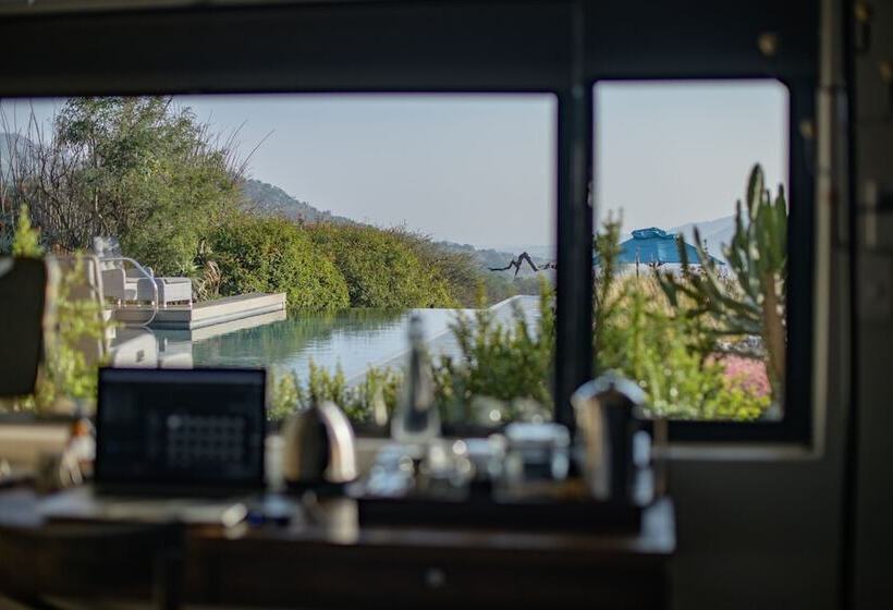 Отель Valley Lodge  Babanango Game Reserve