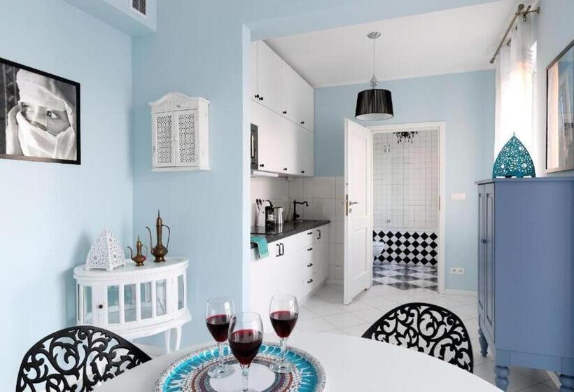 Notabene Wola Apartment