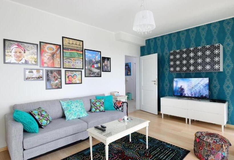 Notabene Wola Apartment