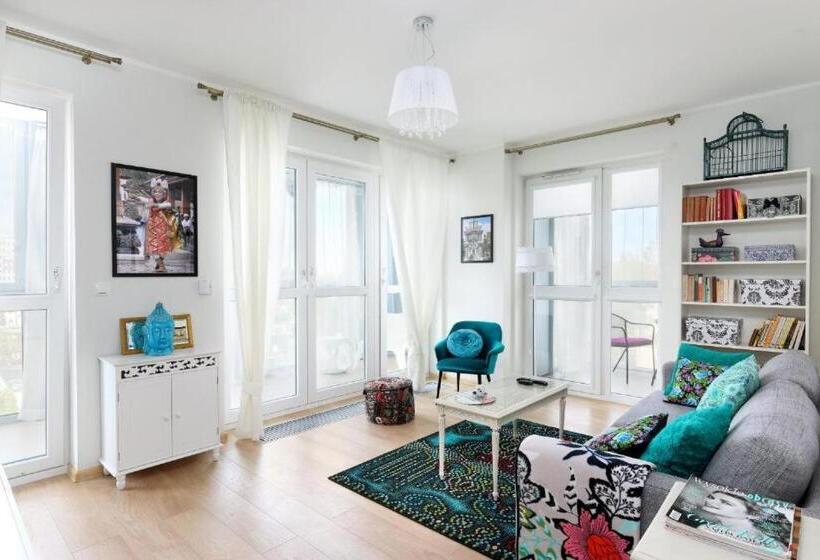 Notabene Wola Apartment