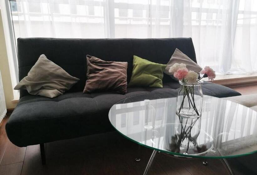 Notabene Wola Apartment