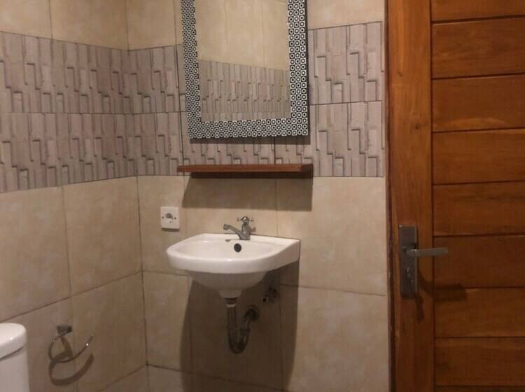 پانسیون Cantika Guest House