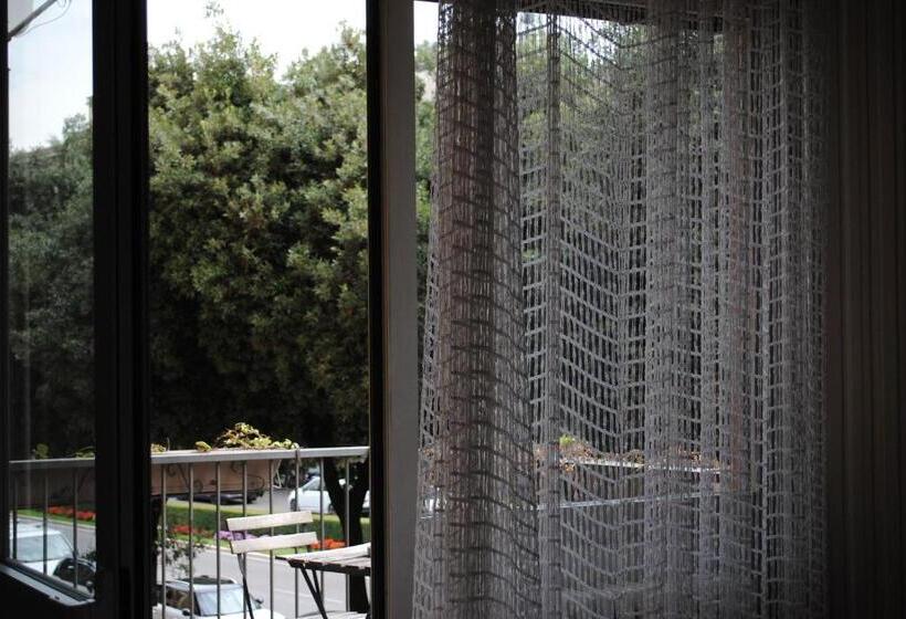 پانسیون Dreaming Piazza Bra Rooms