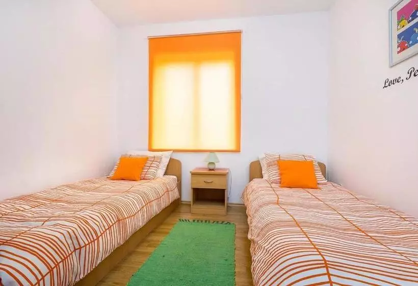 ペンション Guesthouse Mia