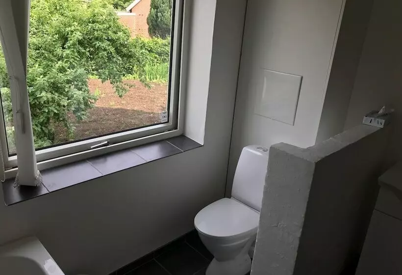 Majatalo Kongebrogade 77