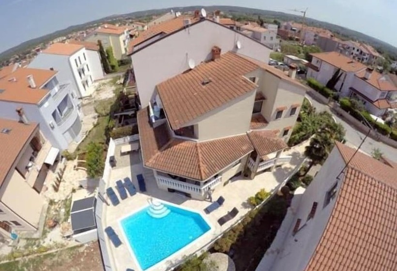 بنسيون Villa Allegria