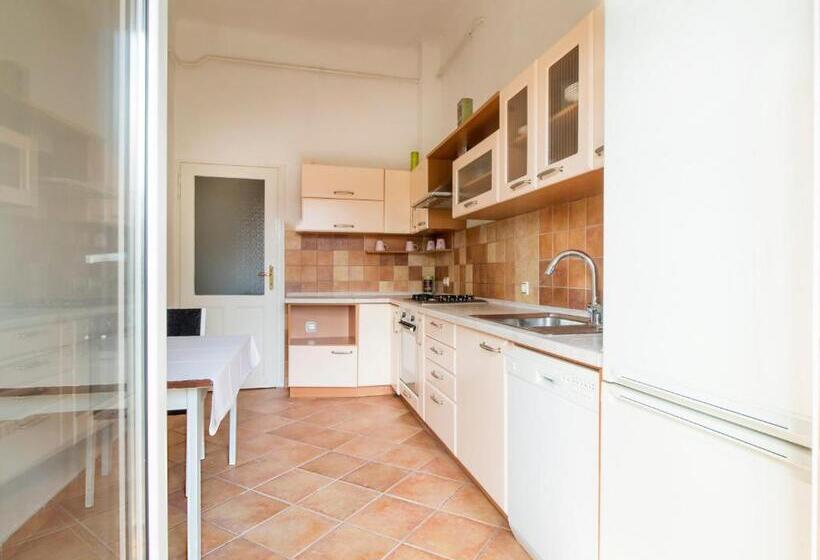 هاستل Guesthouse Centar 2