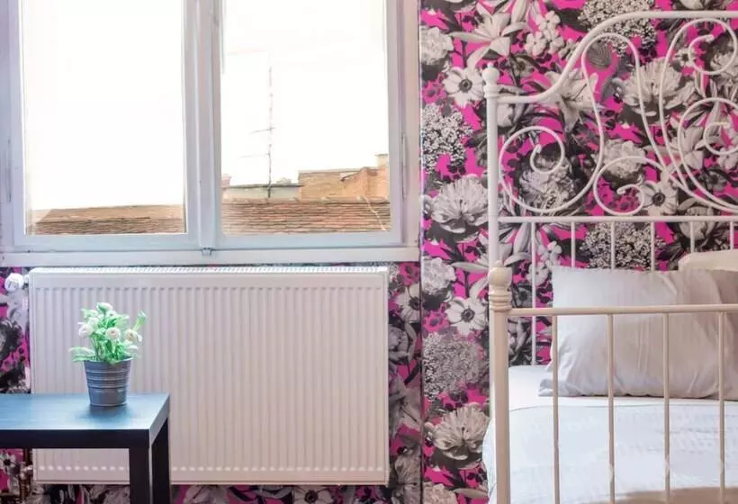 Retkeilymaja Guesthouse Centar 2