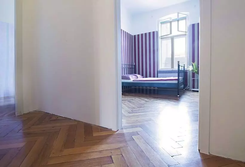 Retkeilymaja Guesthouse Centar 2