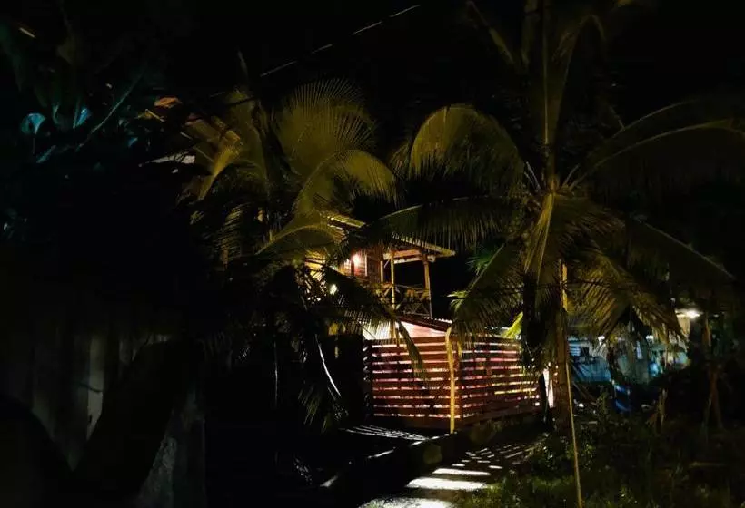 تختخواب و صبحانه Bahia Paraíso Guest House