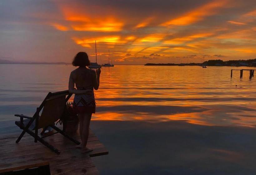 تختخواب و صبحانه Bahia Paraíso Guest House