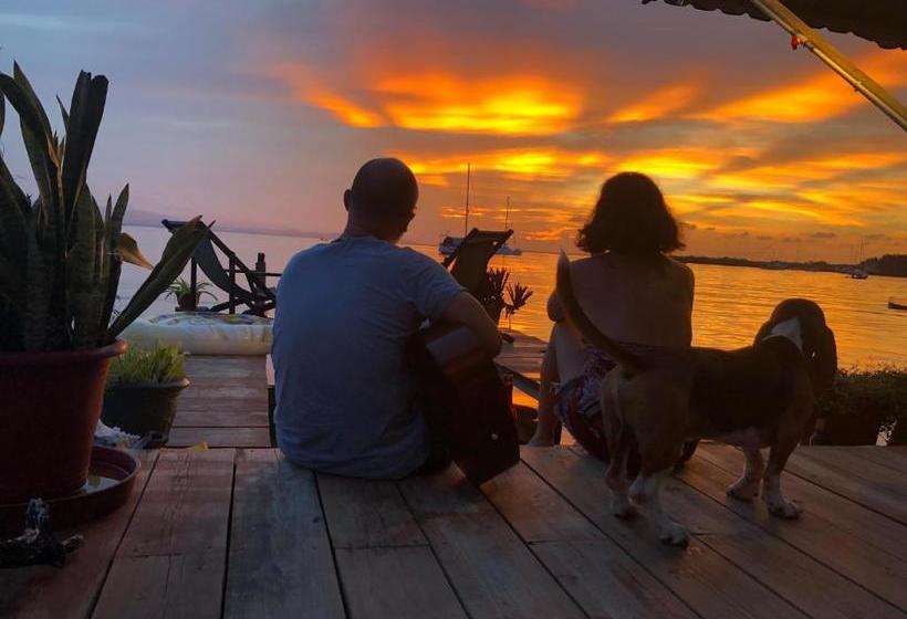 تختخواب و صبحانه Bahia Paraíso Guest House