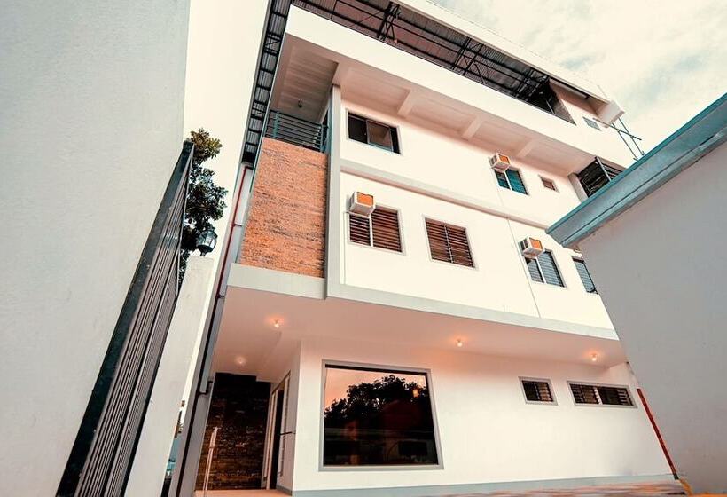 בית מלון כפרי Kingswick Residences & Lodge