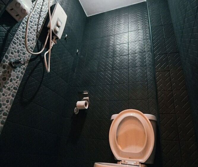 בית מלון כפרי Kingswick Residences & Lodge