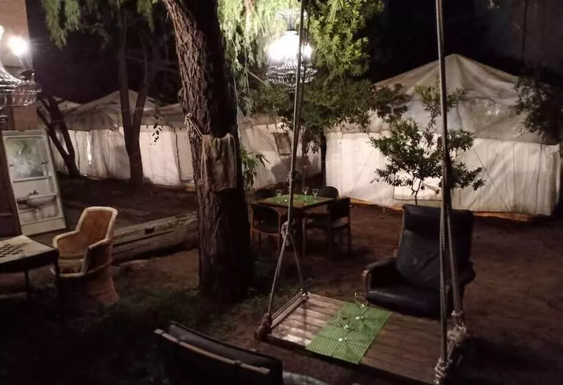 هتل Nature Trail Camps & Homestay