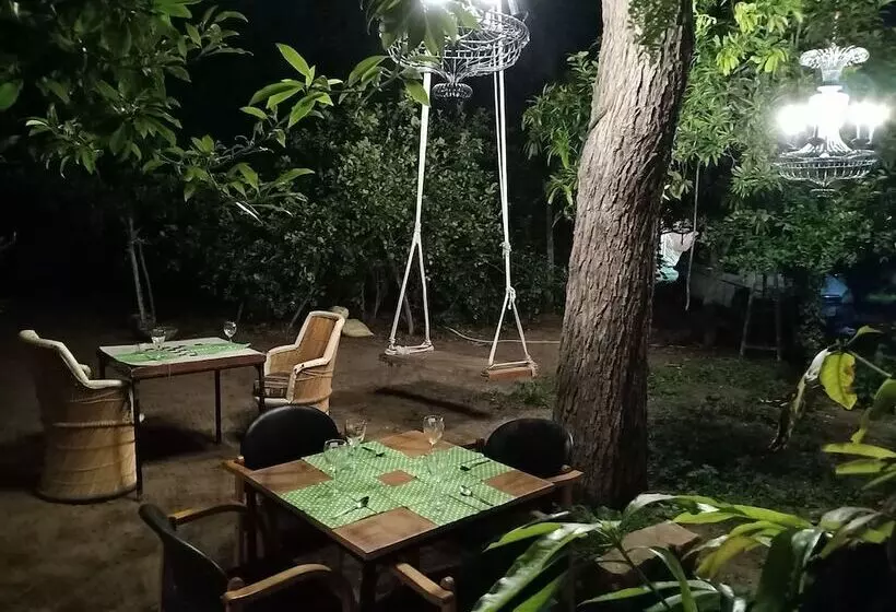 هتل Nature Trail Camps & Homestay