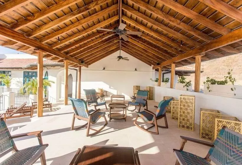 Santarena Hotel At Las Catalinas