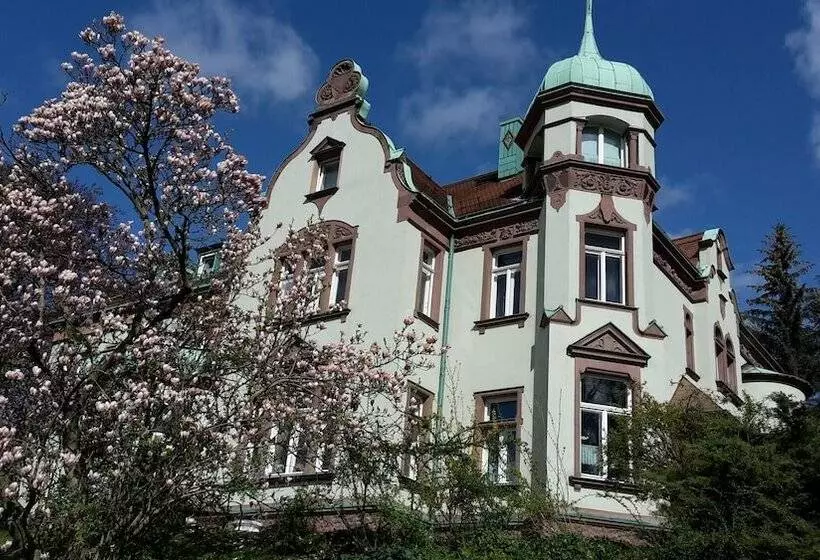 ホテル Villa Markersdorf