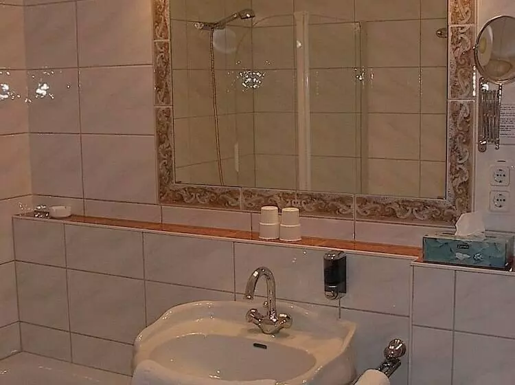 ホテル Villa Markersdorf