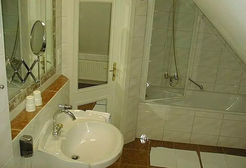 ホテル Villa Markersdorf