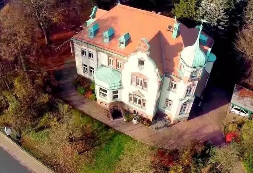 ホテル Villa Markersdorf