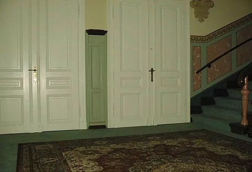 ホテル Villa Markersdorf