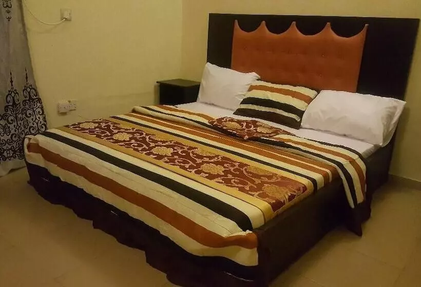 Palais Royale Hotel & Suites