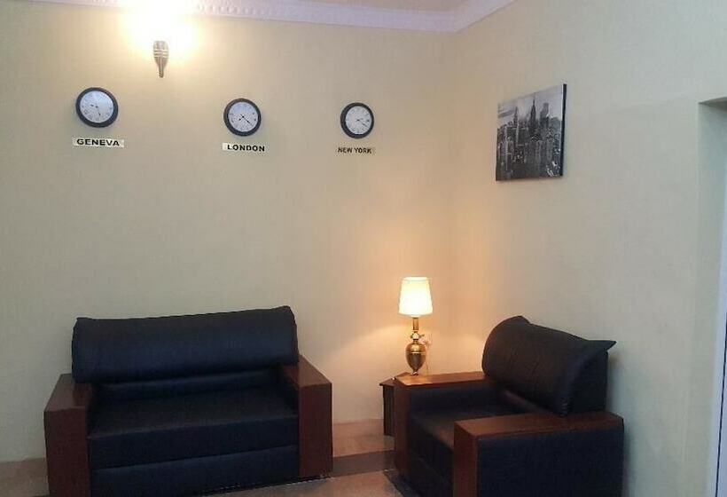 Palais Royale Hotel & Suites