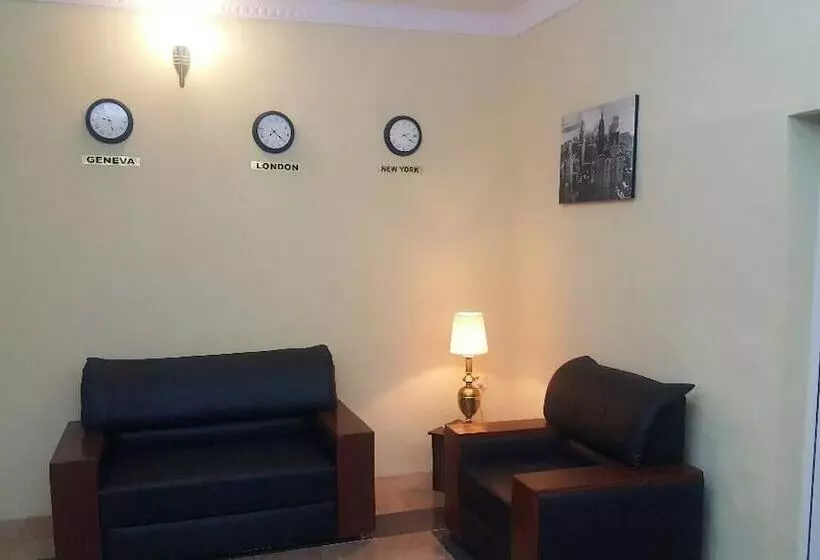 Palais Royale Hotel & Suites