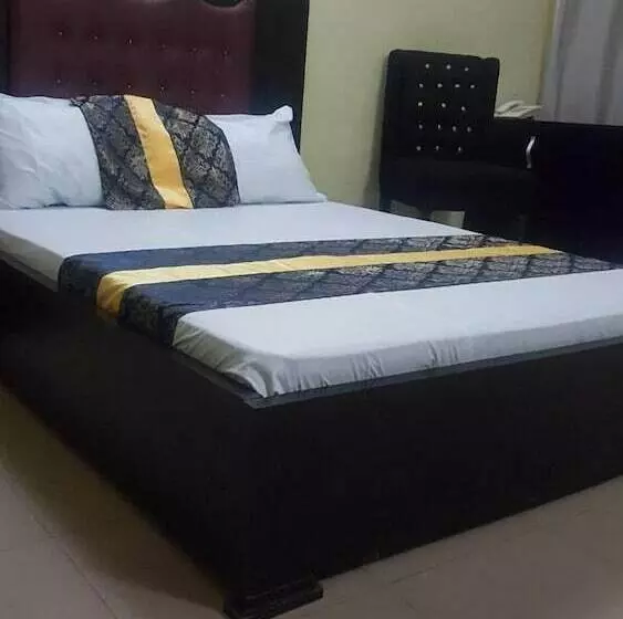 Palais Royale Hotel & Suites