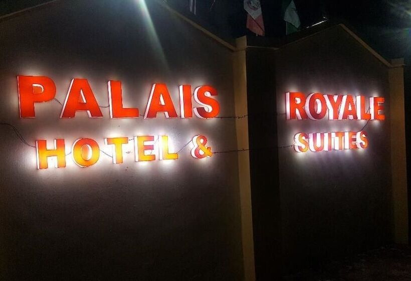Palais Royale Hotel & Suites