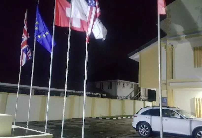 Palais Royale Hotel & Suites