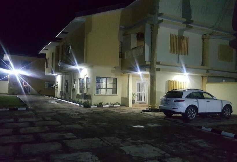 Palais Royale Hotel & Suites