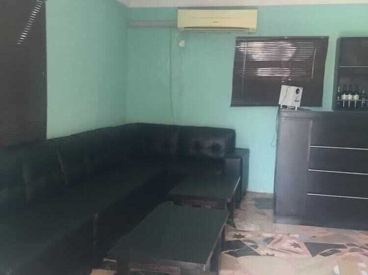 Palais Royale Hotel & Suites