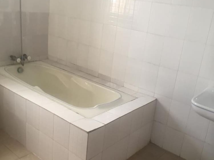 Palais Royale Hotel & Suites