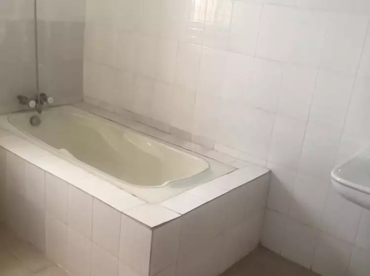 Palais Royale Hotel & Suites