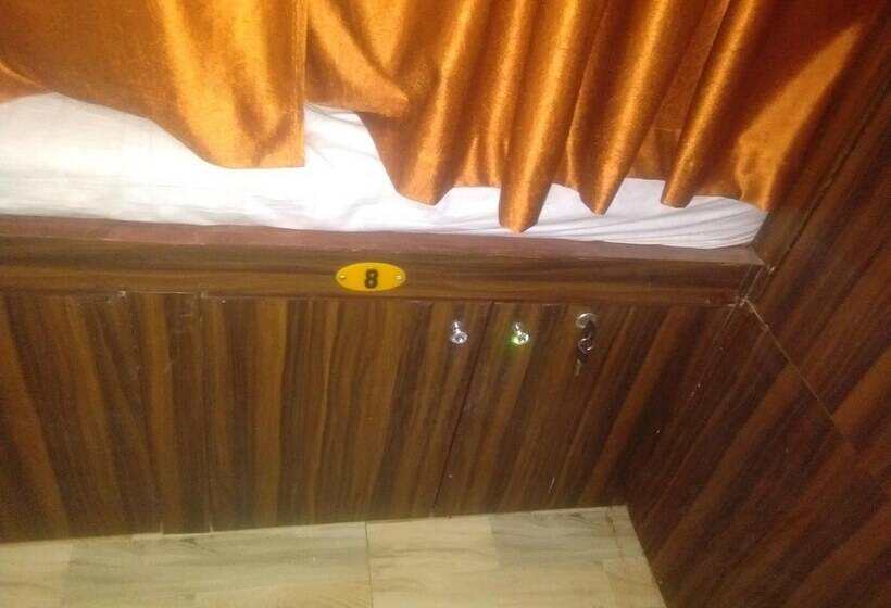 Bed and Breakfast Asian Dormitory Hostel