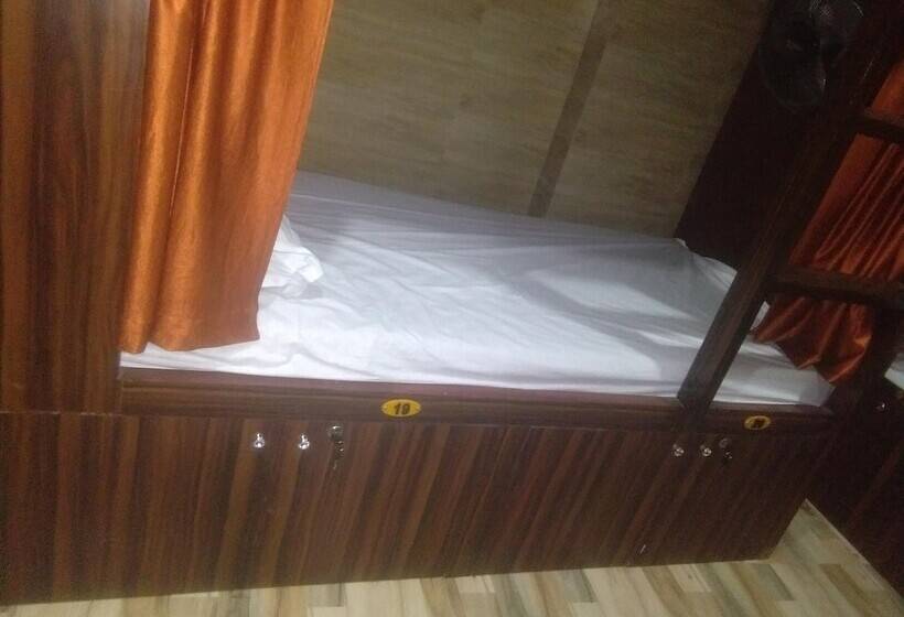 Bed and Breakfast Asian Dormitory Hostel