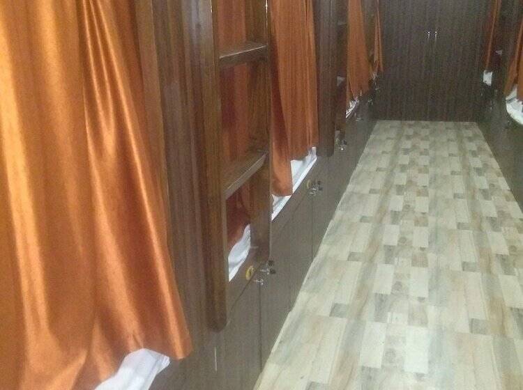 Bed and Breakfast Asian Dormitory Hostel