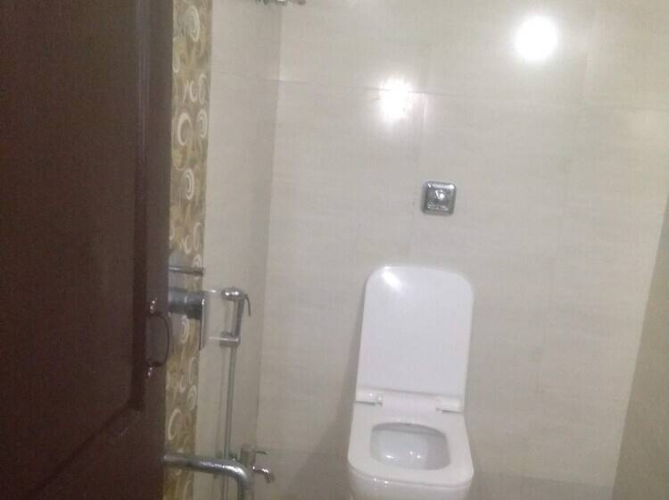 Bed and Breakfast Asian Dormitory Hostel