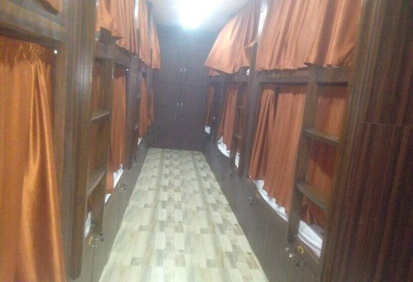 Bed and Breakfast Asian Dormitory Hostel