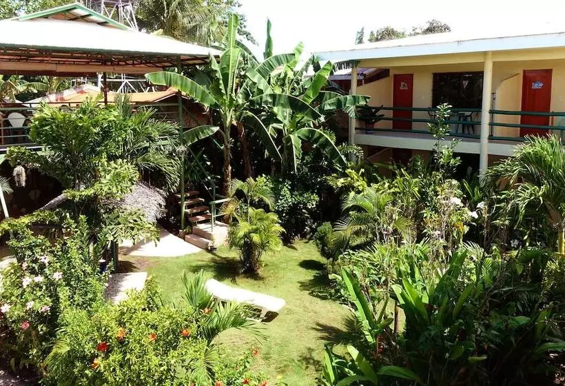 Hotelli Blue Abyss Resort