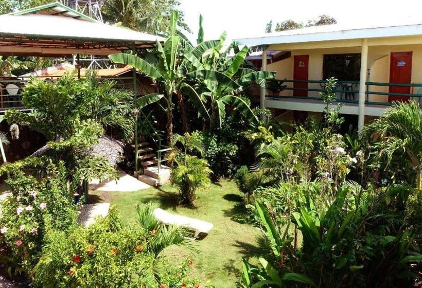 هتل Blue Abyss Resort